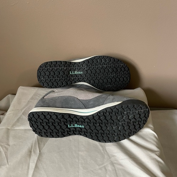 LL Bean women’s suede trail sneakers - Picture 3 of 5